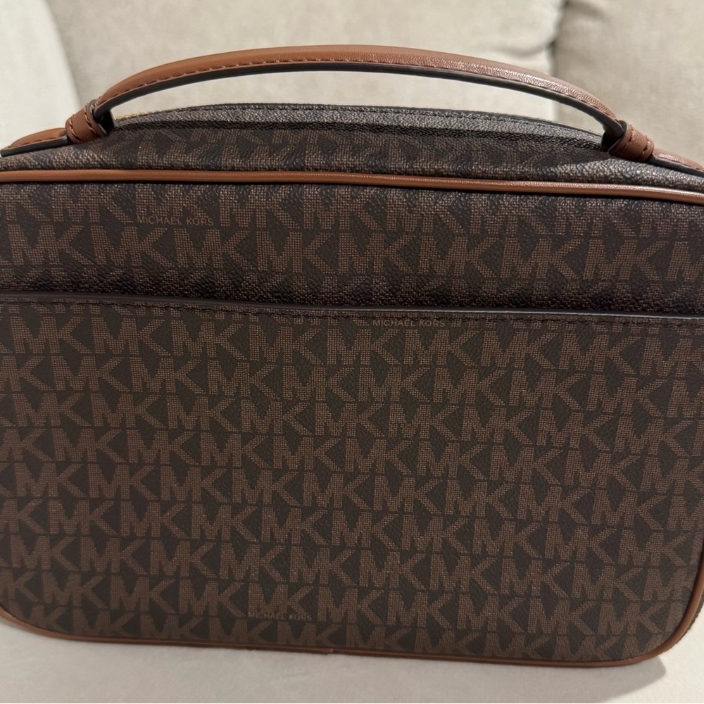 Michael Kors Jet Set Large Hanging Travel Toiletry Bag in Brown MK Logo - Picture 3 of 7